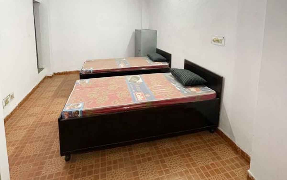 sharing-room.jpg