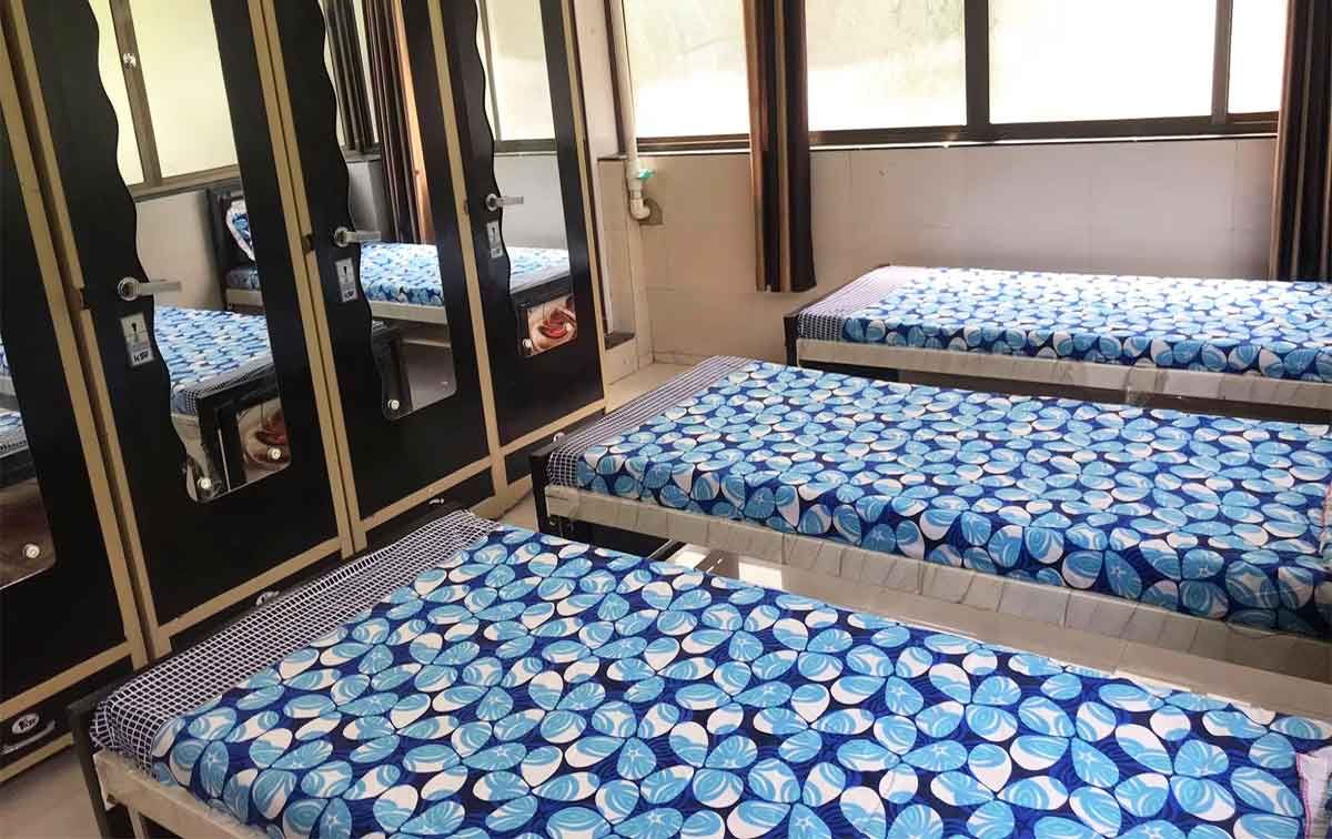 bedroomm.jpg