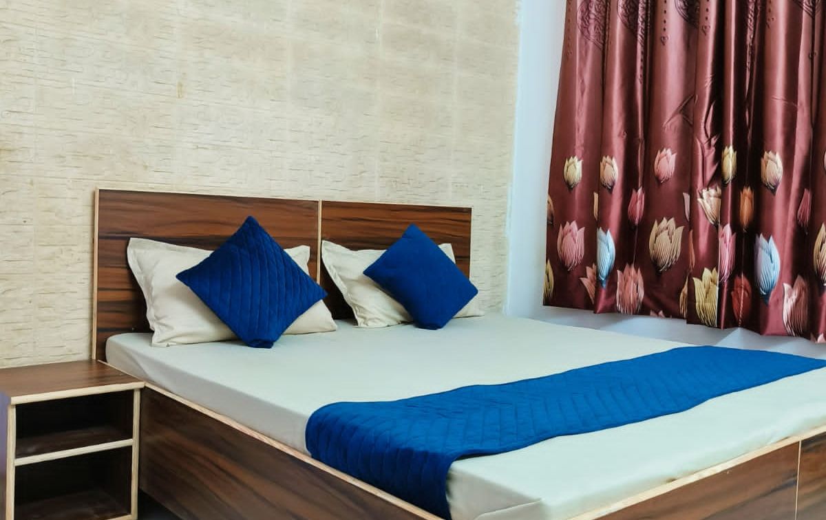 WhatsApp Image 2024-04-12 at 12.45.45 PM.jpeg