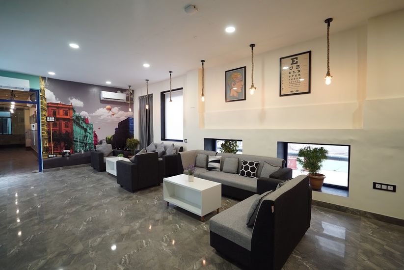 Indoor Lounge_1.JPG