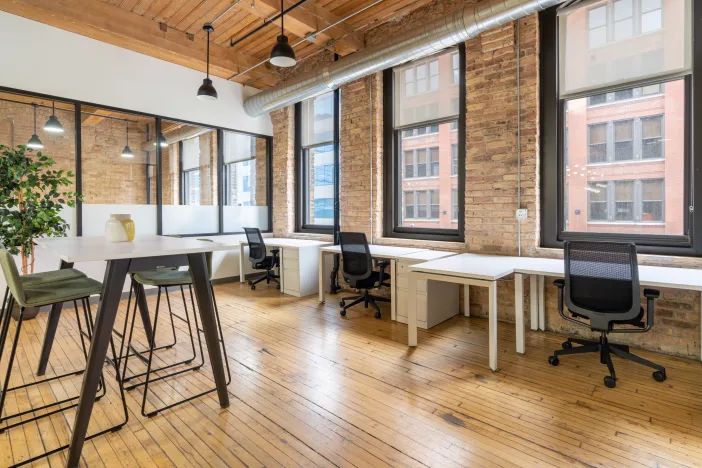 Spaces_West_Ohio_Street_5775_Chicago_USA_Large_Office.webp