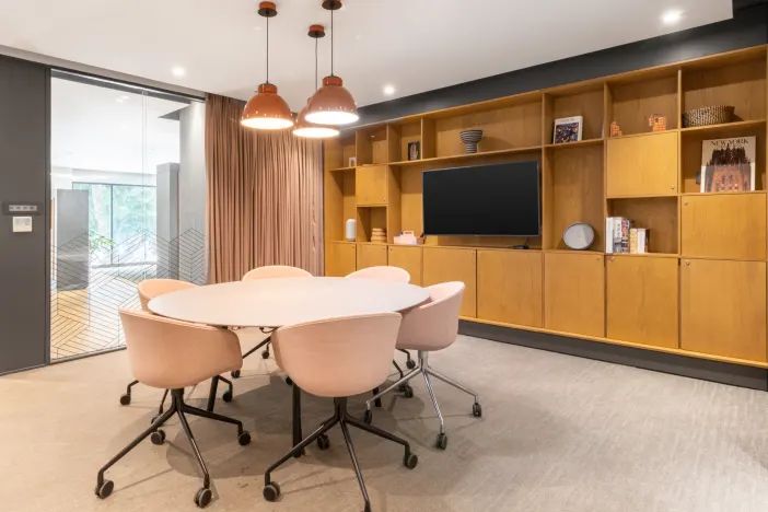 Spaces_Belvedere_5041_HaNoi_Vietnam_Small_Conference_Room (1).webp