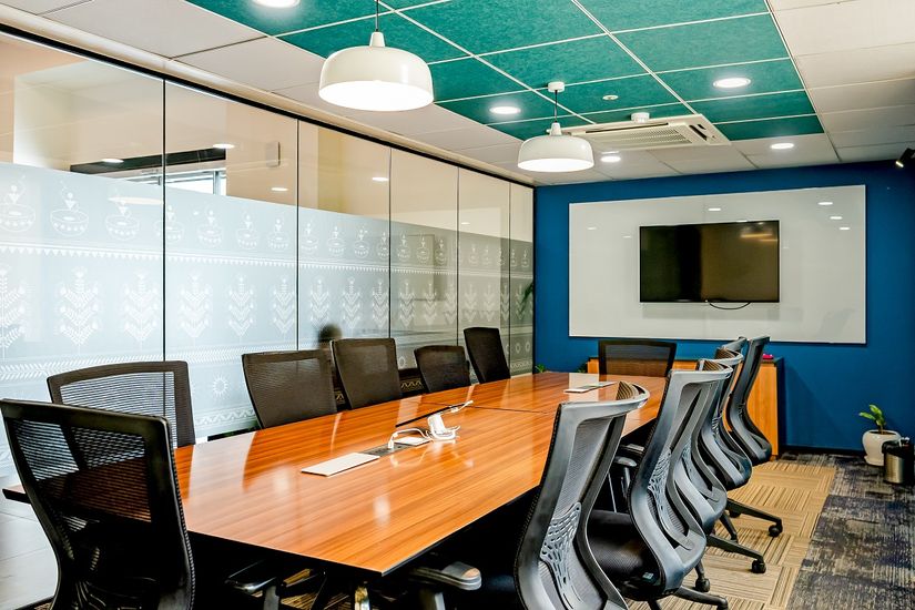 d57881eb-0e92-417f-a8d4-565c2e1f78b6Smartworks-WTT-Office-Meeting-.jpg