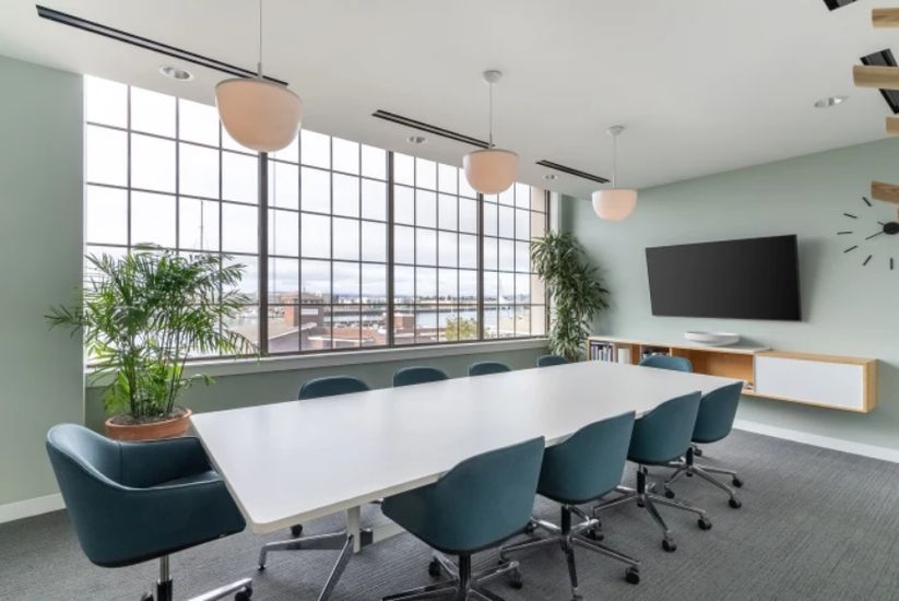 Screenshot 2024-11-16 at 15-03-16 Spaces_Jack_London_Square_5091_Oakland_USA_Large_Meeting_Room_Without_People.webp (WEBP Image 702 Ã 469 pixels).png