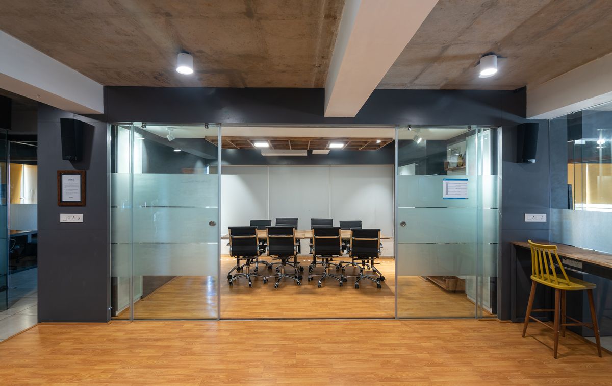 8SeaterConferenceRoom-dq.jpg