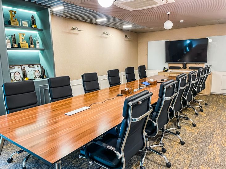 d20d39eb-b3e4-430d-ad0b-5408c0e3db57smartworks-gvt-meeting-room - Copy.jpg