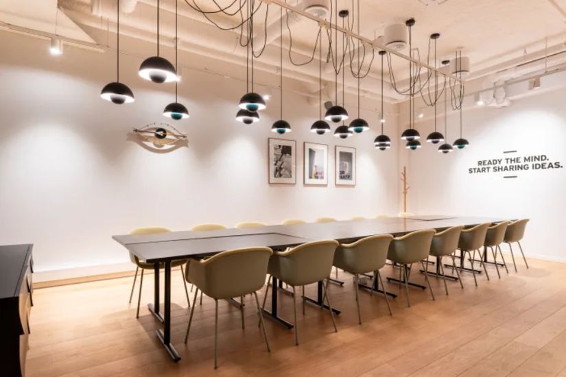 Screenshot 2024-11-18 at 18-17-41 Spaces_Calmeyers_Gate_4988_Oslo_Norway_Large_Meeting_Room.webp (WEBP Image 702 Ã 468 pixels).png