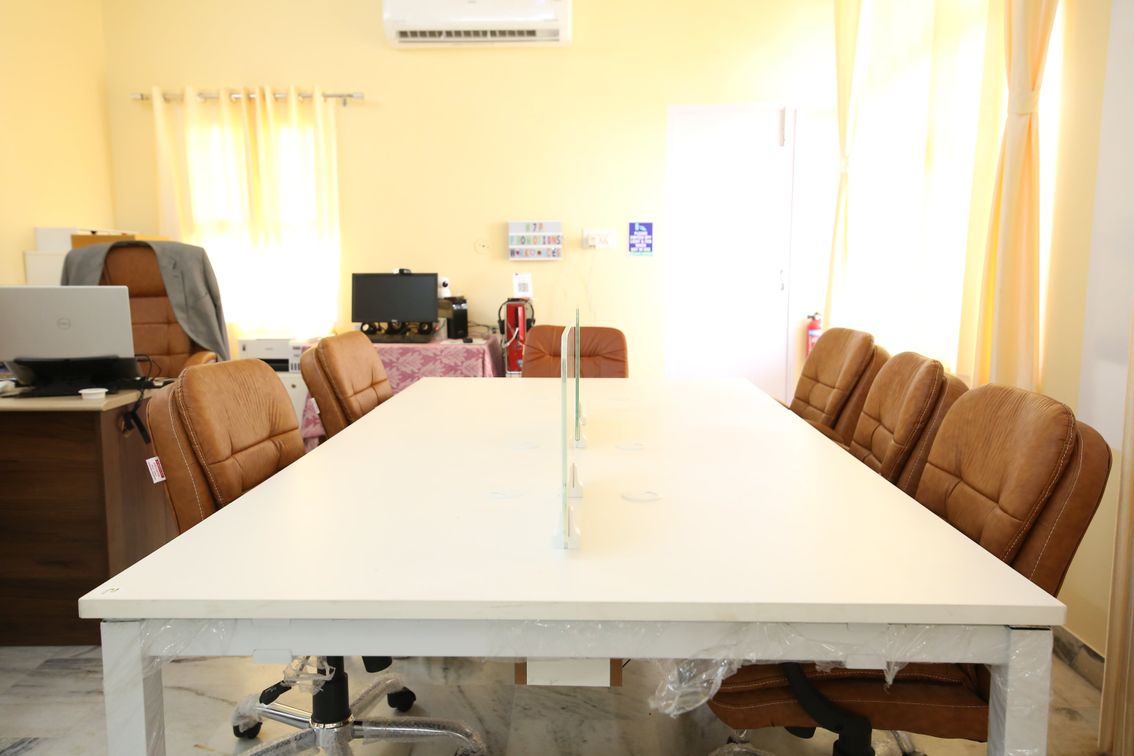 Premium Desk 1.1.JPG